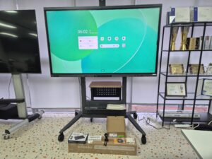 IX75인치-행정컨설팅업무공간-설치사례2